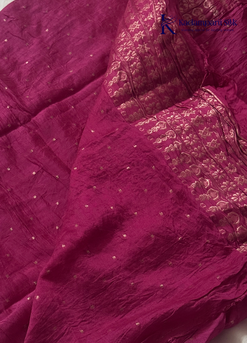 Cream Vertical Thread-Embroidered Suit with Magenta Bandhani Crushed Dupatta